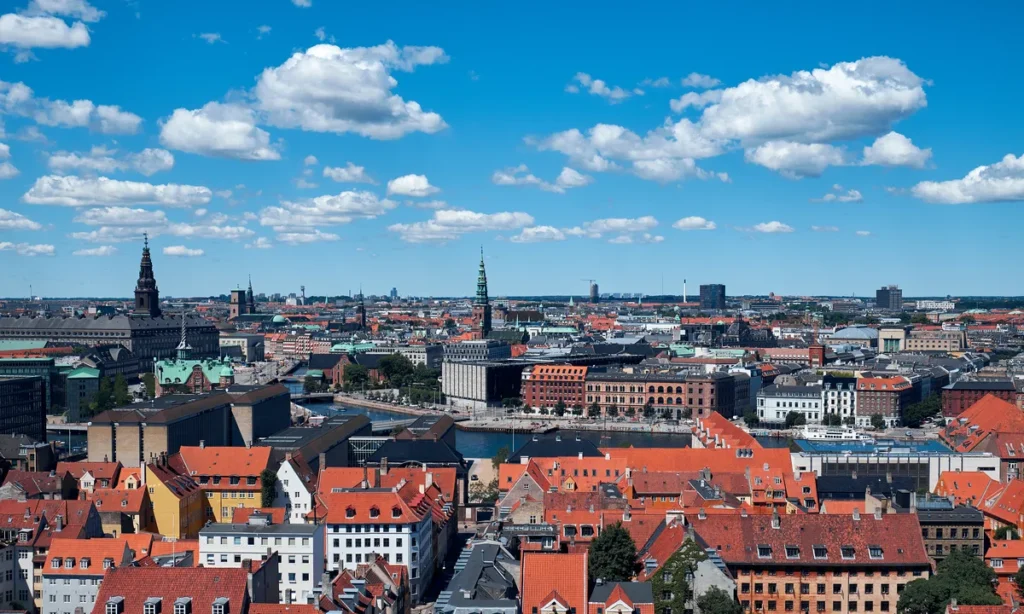 Forskere afslører: Blå og grønne byrum kan være løsningen under hedebølger