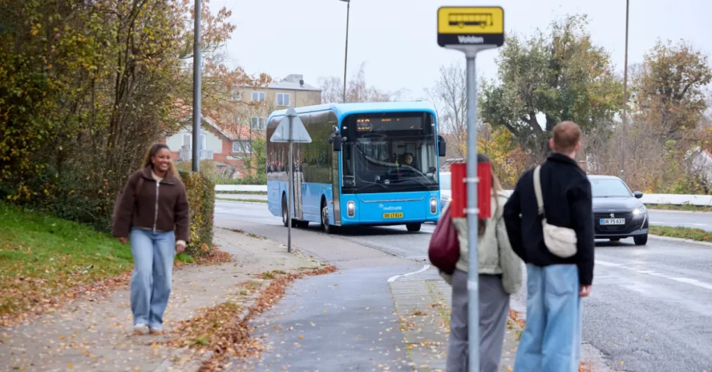 Midttrafik: Busserne kører – og næsten altid til tiden