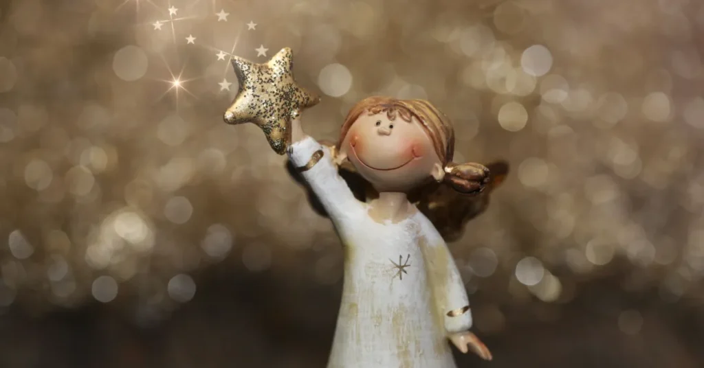 Englehaven er åben til kl. 21 – og der er stadig engle at hænge op