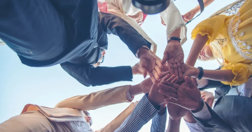 Nye millioner på vej til lokale fællesskaber: Frivilligcentre kan søge op til 2 mio. kr.