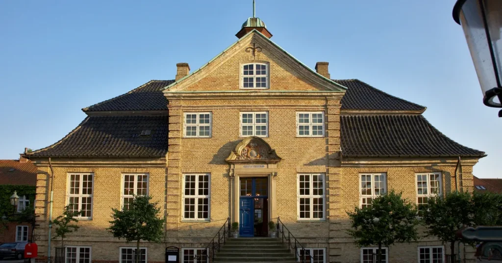 Cobra-kunst og krigstidens inspiration i fokus ved foredrag i Viborg