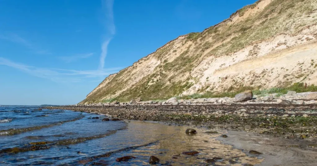 Frisk luft og fælles oplevelser: Tag familien med til Ulbjerg Klint i vinterferien
