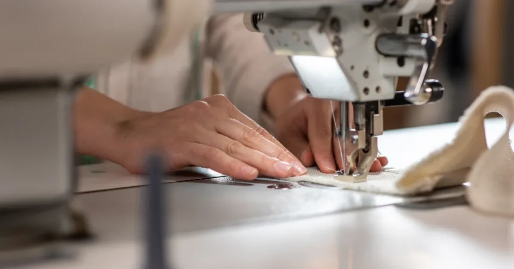 Kreativ aften i Makerspace Viborg: Syning og genbrug på programmet