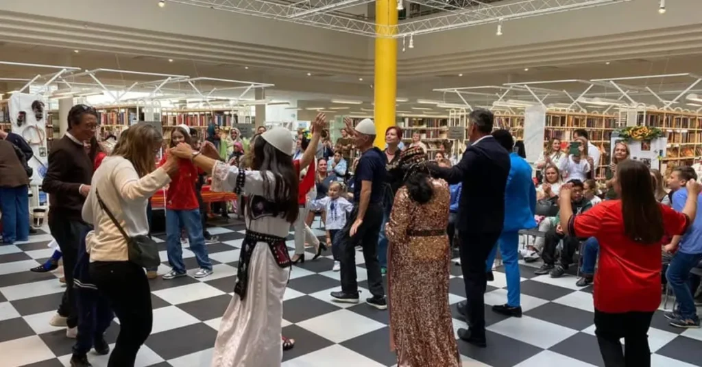 Verdens kulturer rykker ind på biblioteket i Viborg
