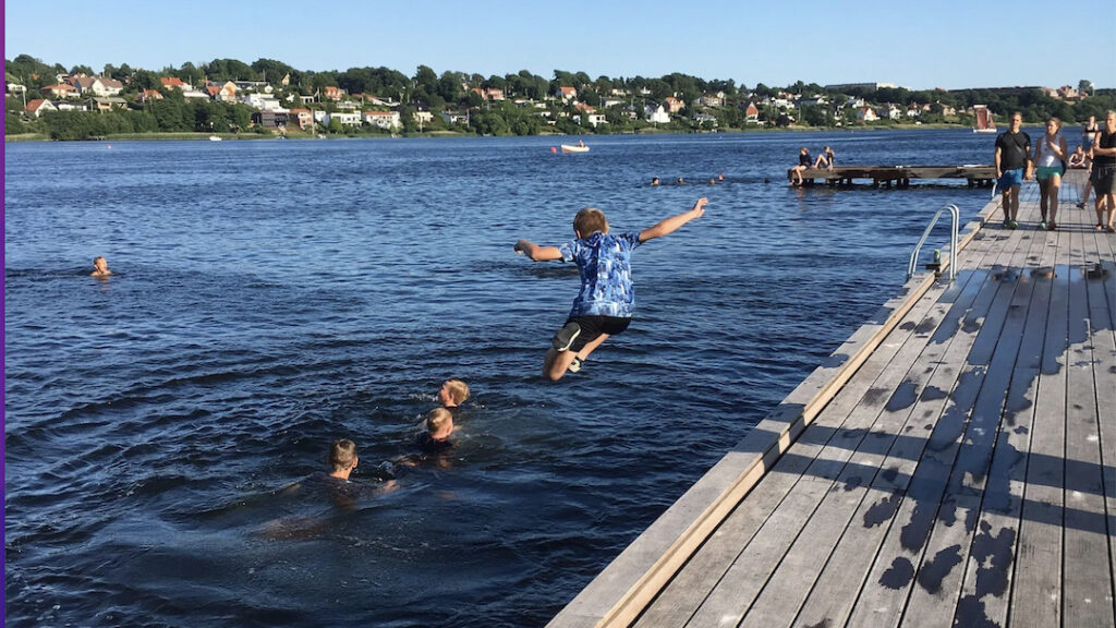 Kan du ikke se dine fødder, så lad være med at bade