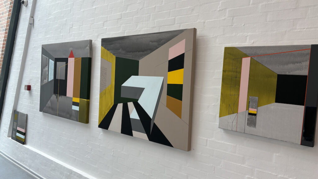 To sommerudstillinger byder på kunst fra erfarne kunstnere og gymnasieelever i Bjerringbro