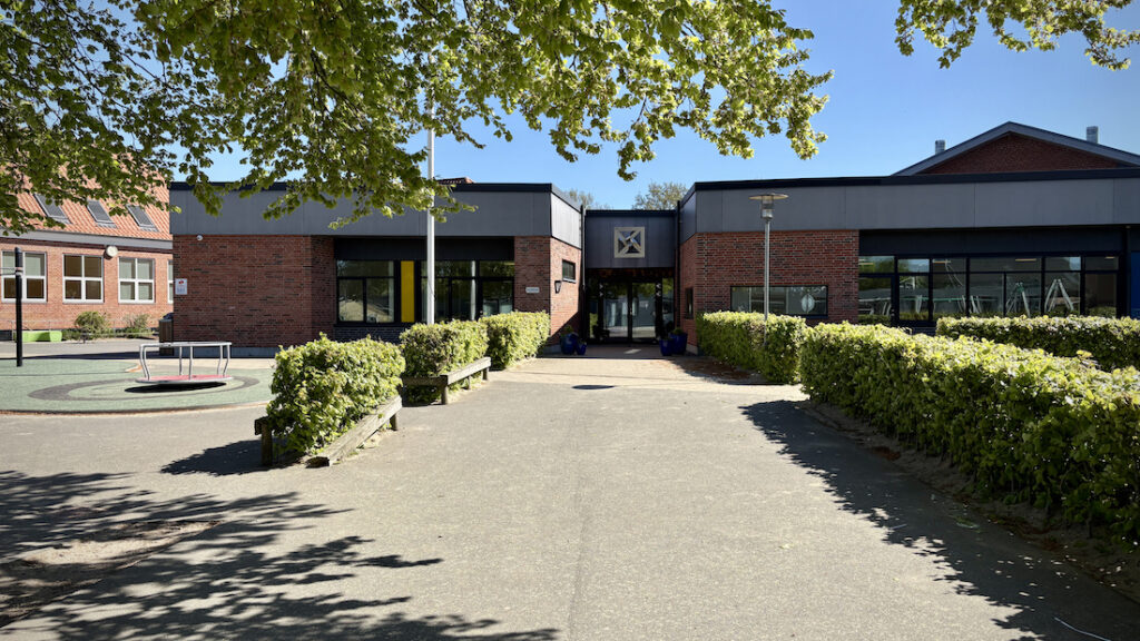 Enigt udvalg vil ændre skoledistriktsgrænse og forlænge pavillon-løsning