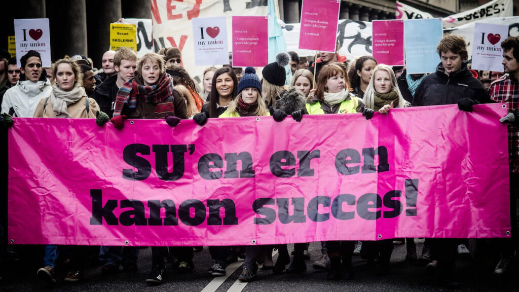 EEO raser over regeringens SU-forslag: “Et klart løftebrud”